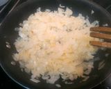 Foto del paso 1 de la receta Sopa de cebolla gratinada (estilo francés)