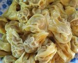 Hình bước làm 4 của món Hoành thánh đơn giản cho ngày mưa
