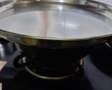 प्रॉन्स पेस्टो पिझ्झा (prawns pesto pizza recipe in marathi) रेसिपी स्टेप 5 फोटो 