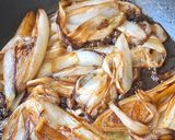 Une image de l'étape 2 de SALADE D'ENDIVES BRAISÉES, POMMES DE TERRE ET LARDONS CROUSTILLANTS.
