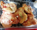 Foto del paso 1 de la receta: Contramuslos en salsa de miel al horno