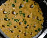 ज्वारीच्या पिठाचे थालिपीठ (मराठवाडा स्पेशल) (jowarichya pithache thalipith recipe in marathi) रेसिपी स्टेप 3 फोटो