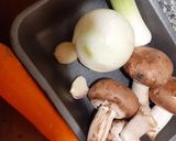 Foto del paso 1 de la receta: Sopa de Portobellos 🥣