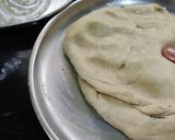 गव्हाच्या पिठाचा वेज पिझ्झा (veg pizza recipe in marathi) रेसिपी स्टेप 6 फोटो 