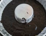 A picture of step 6 of Eggless Pineapple choco cake.