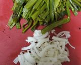 Foto del paso 3 de la receta: Rajas con crema, elote y pollo