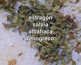 Foto del paso 1 de la receta: Sal saborizada con hierbas secas