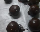 Foto langkah ke 4 dari resep Bola bola coklat oreo.
