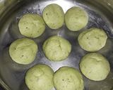 A picture of step 5 of Pumpkin leaves ki crispy puri.