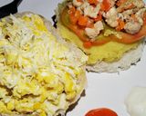 Foto langkah ke 6 dari resep Roti Topping Telur dan Tumis Ayam.