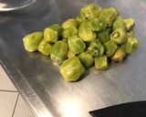 Une image de l'étape 2 de Compote aux deux pêches et kiwis.