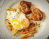 Foto del paso 6 de la receta: Huevos rotos con Foie y patatas fritas