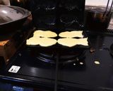 A picture of step 3 of Gluten-Free Taiyaki-Shaped Pancakes.
