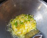 Foto langkah ke 2 dari resep Nasi goreng Mentega Telur.
