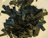 A picture of step 4 of Raw Salmon Pizza with Cheese and Nori.