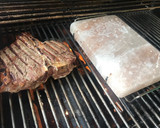 Foto del paso 3 de la receta: Poterhouse a la parrilla (en bloque de sal Himalaya)