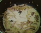 Foto langkah ke 5 dari resep Spaghetti with Chicken Stroganoff.