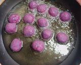 Foto langkah ke 4 dari resep Bola Ubi goreng.