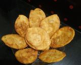 A picture of step 5 of Farshi Puri.