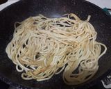 รูปขั้นตอนการทำที่ 2 ของ ยากิโซบะกุ้ง ไข่ดาว