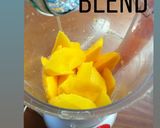 A picture of step 1 of Mango popsicles.