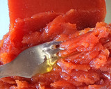 Foto del paso 2 de la receta: Pasta frola de naranja y membrillo con pasas de uvas al oporto🧉