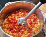 Csipkebogyó leves makaronnal recept fázis 2 fotója