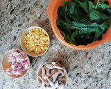 Foto del paso 1 de la receta: Ensalada de espinacas con tocino