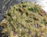 A picture of step 4 of Stuffed Bread Pakoda.