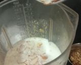 A picture of step 3 of Mango milk shake shots.