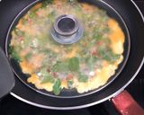 รูปขั้นตอนการทำที่ 7 ของ ไข่เจียวไส้กระเพรากุ้ง