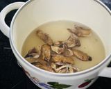 Hình bước làm 3 của món Canh bí xanh nấu nấm rơm khô