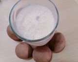 A picture of step 3 of Delicious sapodilla (chiku) shake.