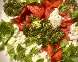 Une image de l'étape 4 de Tomates Mozzarella et Pesto.
