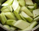 Hình bước làm 6 của món Hà Nội 1 ngày mưa, Canh cua nấu mướp