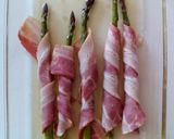 A picture of step 1 of Asparagus Wrapped In Bacon.