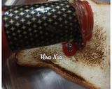 A picture of step 2 of Sriracha Egg Sandwich.