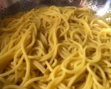 A picture of step 1 of Cheesy chicken pasta.