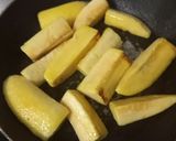 Foto langkah ke 5 dari resep Roti Goreng Pisang Coklat.