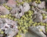 Foto del paso 2 de la receta: Cerdo a la arveja