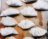 A picture of step 4 of Parsley & Cheese Okaka Fried Gyoza.