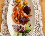 Sörben párolt, sült füstölt csülök répával, medvehagymás batátapürével recept fázis 7 fotója