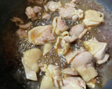 A picture of step 2 of Classic Oyakodon (Chicken and Egg Rice Bowl).