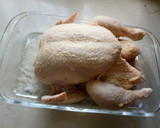 Foto del paso 3 de la receta: Pollo 🍗 jugoso con piel crujiente 😋😋