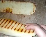 A picture of step 4 of Long bun sandwich.
