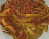 Une image de l'étape 4 de Spaghetti des courgettes à la sauce tomate et viande hachée.