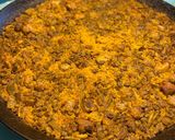 Foto del paso 12 de la receta: Paella con alcachofas, habas y ajos tiernos, carne y albondiguitas