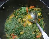 A picture of step 2 of Lasooni palak.