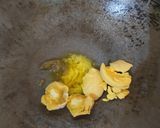 Foto langkah ke 3 dari resep Gurami Krispi Saus Telor Asin (Salted Egg).