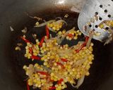 Foto langkah ke 3 dari resep Tumis sawi putih jagung.